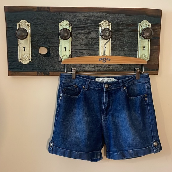 2/$30 Miss Cocoa Rolled Cuff Denim Jean Shorts Size 11/12 - Picture 5 of 13